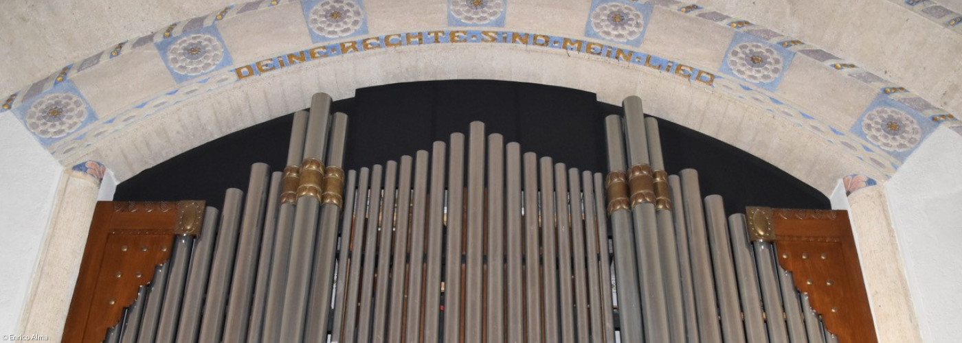 Das Orgelprospekt der Hey-Orgel in der Lutherkirche